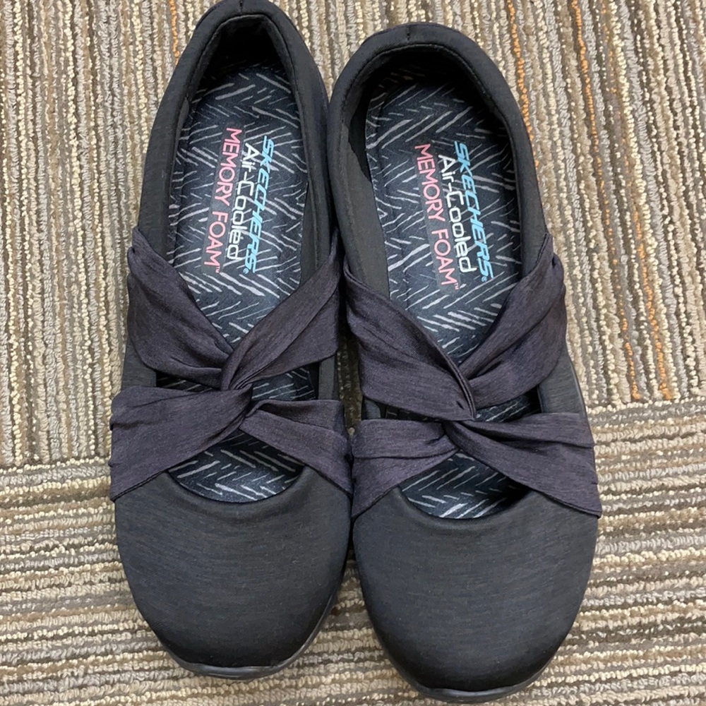 Great condition! Sketchers women’s memory foam!